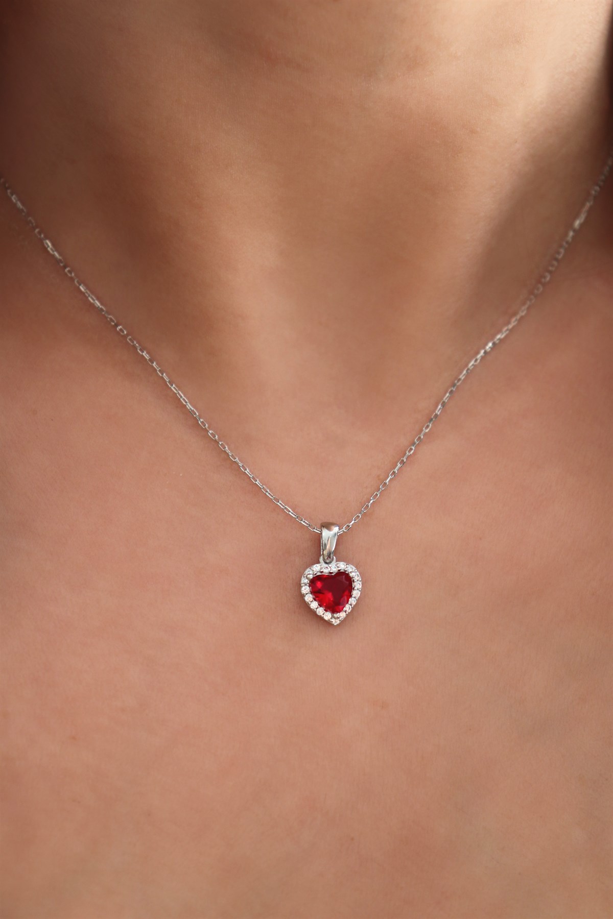 925 Ayar Gümüş Kırmızı Swarovski Kalp Kolye