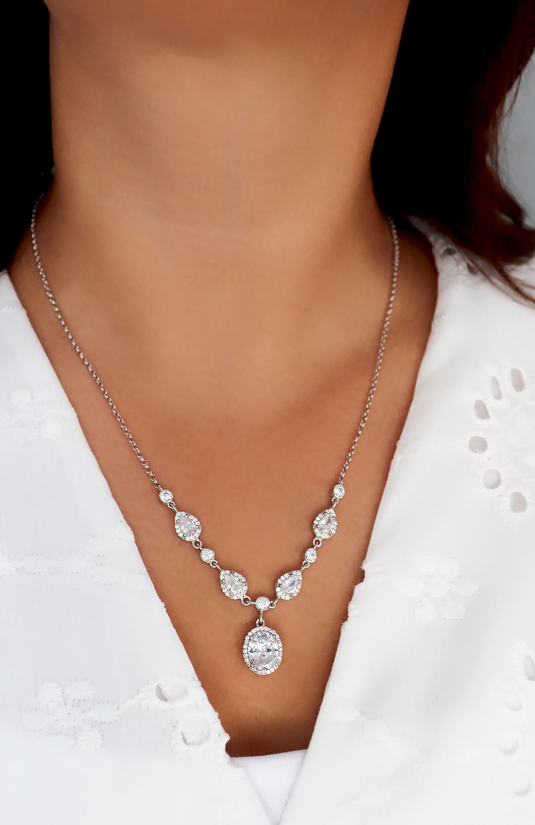 925 Ayar Gümüş Kristal Elegance Kolye