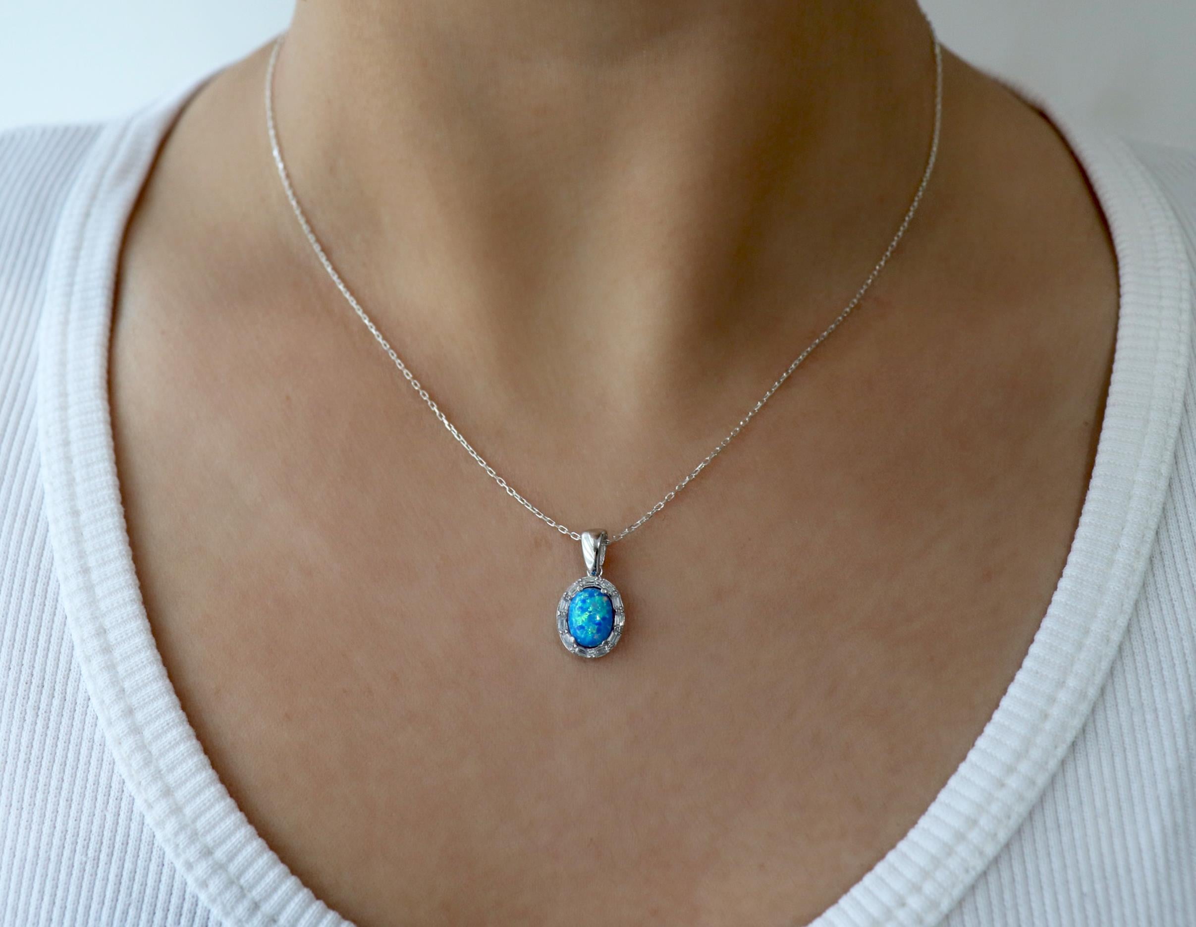 925 Ayar Gümüş Oval Opal Taşlı Kolye
