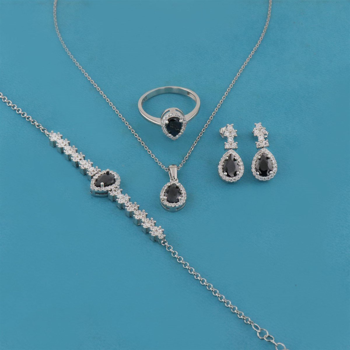 925 Ayar Gümüş Siyah Taşlı Damla Desen Zarif Set