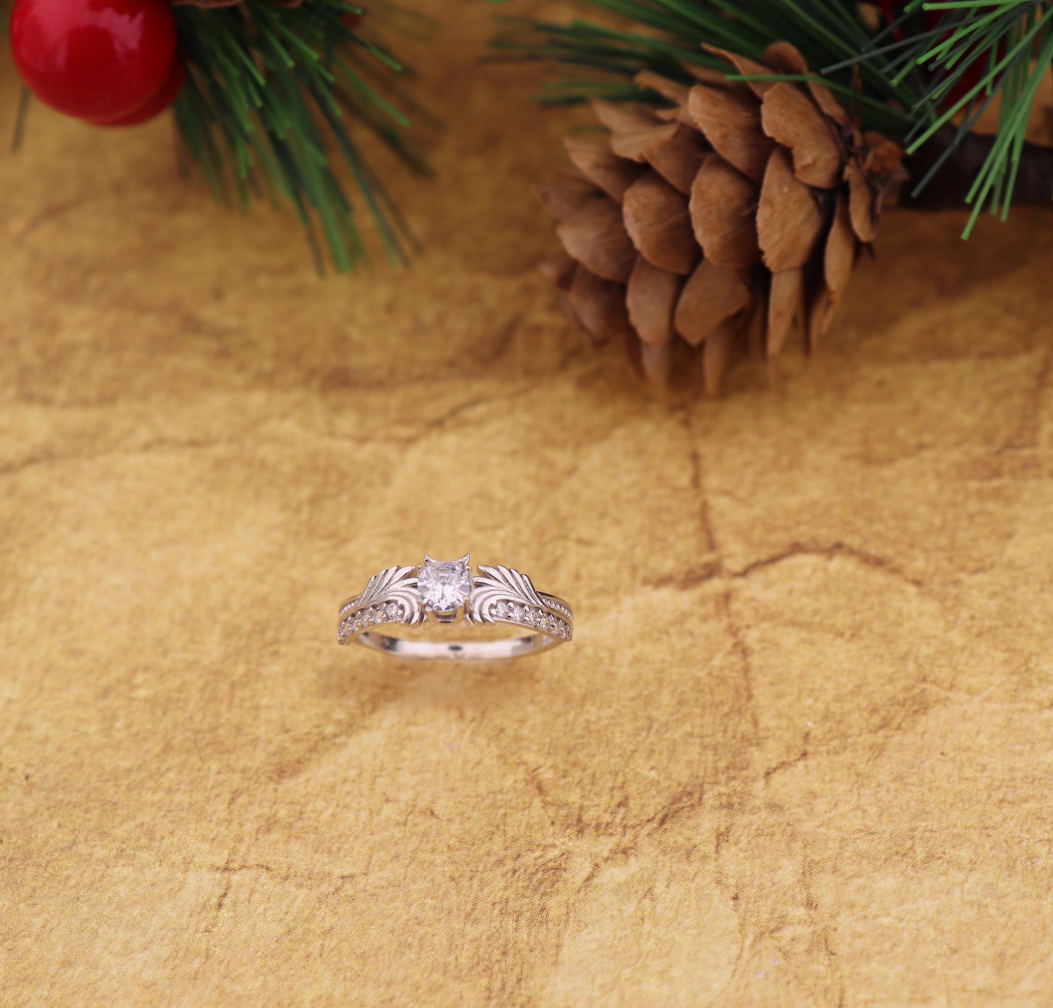 925 Ayar Gümüş Swarovski Zirkon Taşlı Özel Tasarım Yüzük