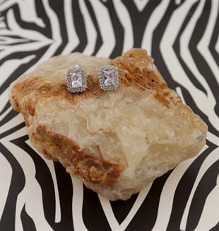 925 Ayar Gümüş Beyaz Baget Taşlı Anturaj Küpe