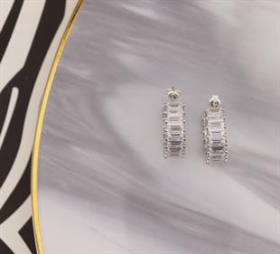 925 Ayar Gümüş Beyaz Baget Taşlı Halka Küpe