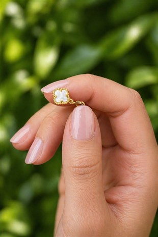 925 Ayar Gümüş Beyaz Sedef Taşlı Yonca Charm - Kolye Ucu