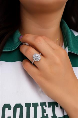 925 Ayar Gümüş Beyaz Taşlı Oval Yüzük