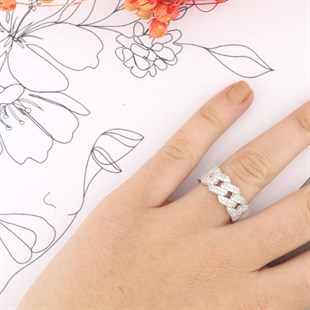 925 Ayar Gümüş Beyaz Taşlı Şık Gurmet Yüzük