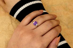 925 Ayar Gümüş Değerli Taşlar Koleksiyonu 0,35 Karat Ametist Taşlı Gümüş Yüzük