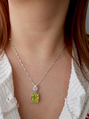 925 Ayar Gümüş Elmas Oval Kesim Peridot Taşlı Kolye