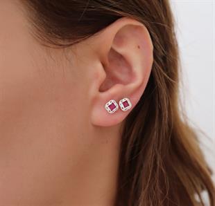 925 Ayar Gümüş Garnet Çivili Küpe