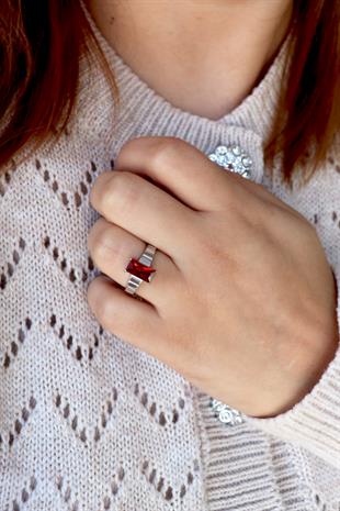 925 Ayar Gümüş Garnet Taşlı Baget Yüzük