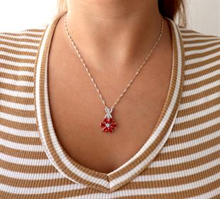 925 Ayar Gümüş Garnet Taşlı Manolya Çiçeği Kolye