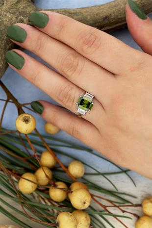 925 Ayar Gümüş Ilyra Olive Taşlı Yüzük