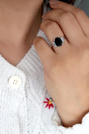 925 Ayar Gümüş Ilyra Onix Taşlı Yüzük