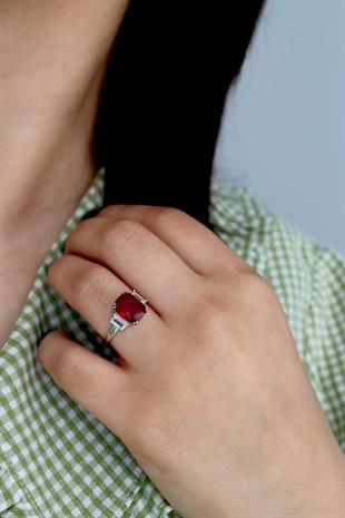 925 Ayar Gümüş Ilyra Ruby Taşlı Yüzük
