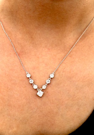 925 Ayar Gümüş Kare Tektaş Kolye