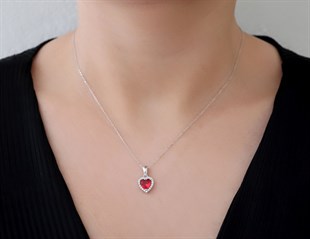 925 Ayar Gümüş Kırmızı Swarovski Kalp Kolye