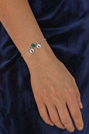 925 Ayar Gümüş Kişiselleştirilebilir Harf Charmlı Malahit Taşlı Bileklik 
