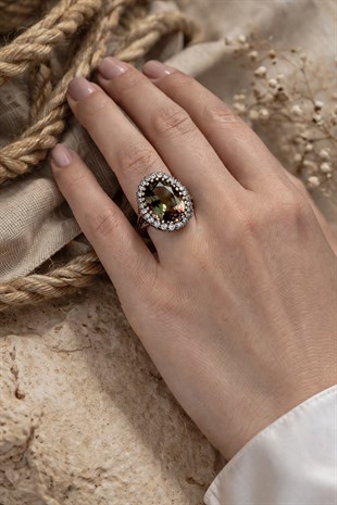 925 Ayar Gümüş Otantik Oval Zultanit Taşlı Hürrem Yüzük
