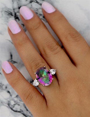 925 Ayar Gümüş Oval Mistik Topaz Kalp Detaylı Yüzük