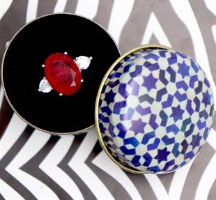 925 Ayar Gümüş Oval Paraiba Turmalin Kalp Detaylı Yüzük