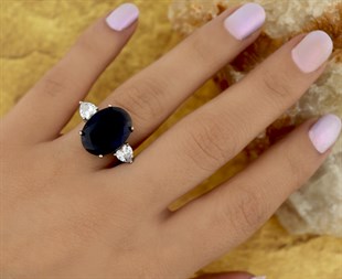 925 Ayar Gümüş Oval Safir Kalp Detaylı Yüzük