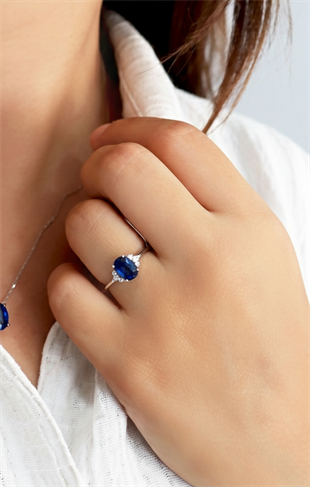 925 Ayar Gümüş Oval Safir Taşlı Trend Yüzük