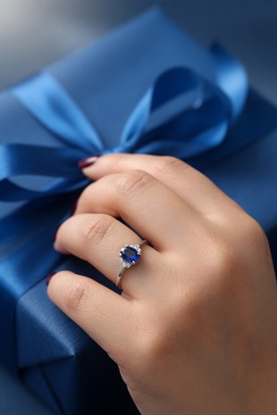 925 Ayar Gümüş Oval Safir Taşlı Trend Yüzük
