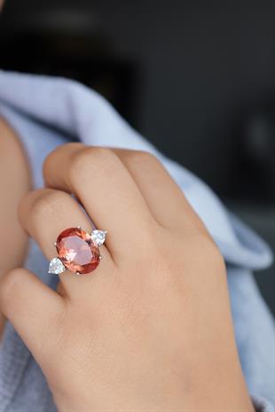 925 Ayar Gümüş Oval Zultanit  Kalp Detaylı Yüzük