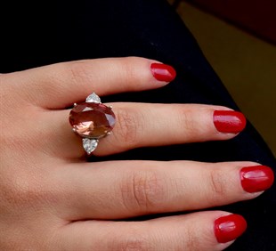 925 Ayar Gümüş Oval Zultanit  Kalp Detaylı Yüzük