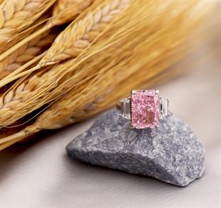 925 Ayar Gümüş Pembe Elmas Kesim Baget Taşlı Yüzük