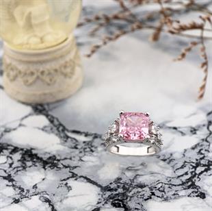 925 Ayar Gümüş Pembe Elmas Kesim Kare Taşlı Yüzük