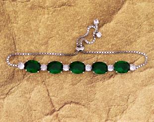 925 Ayar Gümüş Rodyum Kaplama Asansörlü Zümrüt Yeşili Oval Taş Bileklik