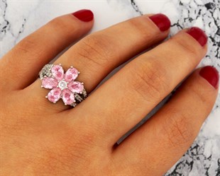 925 Ayar Gümüş Rodyumlu Pembe Manolya Çiçeği Gümüş Yüzük