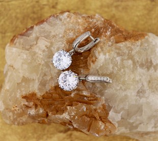 925 Ayar Gümüş Rodyumlu Tektaş Küpe