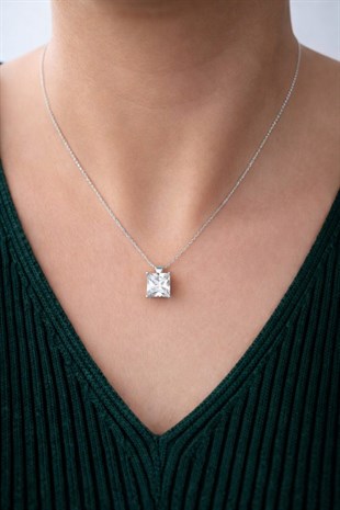 925 Ayar Gümüş Swarovski Model Kare Tek Taş Gümüş Kolye
