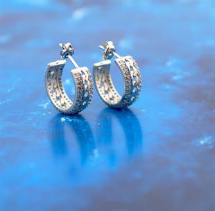 925 Ayar Gümüş Zincir Detaylı Taşlı Halka Küpe