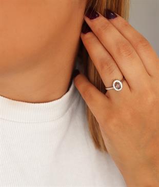 925 Ayar Gümüş Zultanit Oval Taşlı Anturaj Yüzük