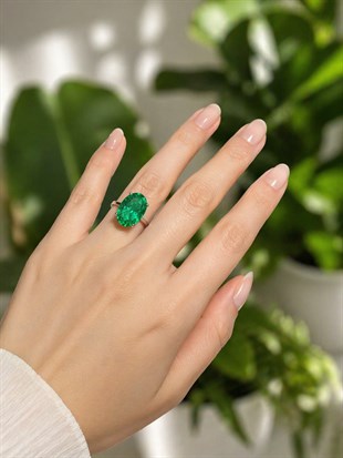 925 Ayar Gümüş Zümrüt Işıltılı Oval Kesim (Ice Cut) Taşlı Yüzük