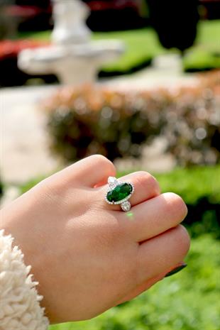 925 Ayar Gümüş Zümrüt Oval Taşlı Takı Seti