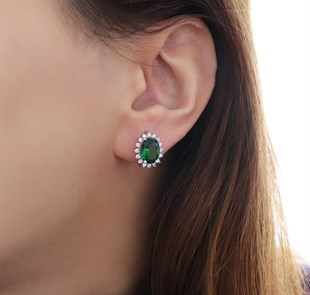 925 Ayar Rodyumlu Zümrüt Oval Taş Gümüş Küpe