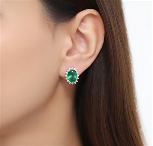925 Ayar Rodyumlu Zümrüt Oval Taş Gümüş Küpe