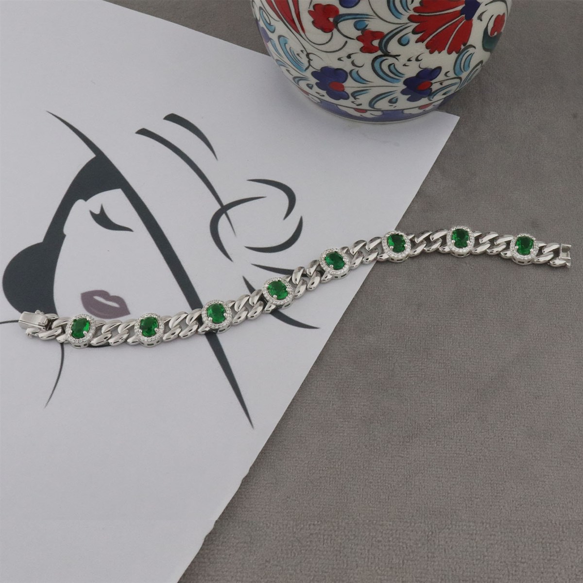 925 Ayar gümüş Oval Desen Zümrüt Yeşili Bileklik