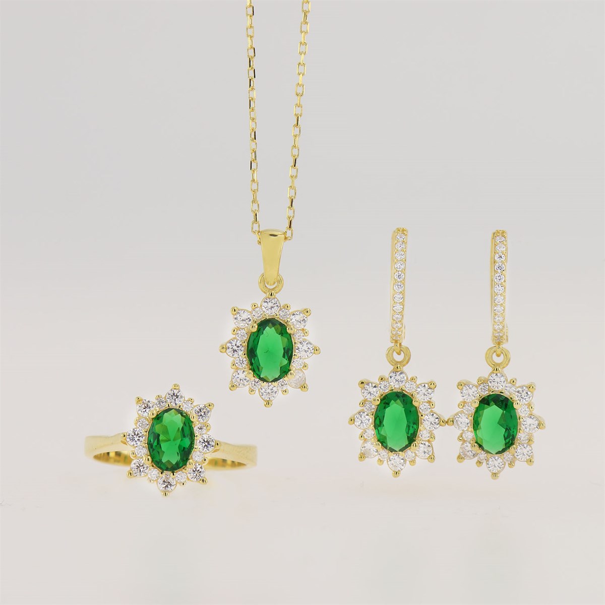 925 Ayar Gümüş OVal Zümrüt Yeşili Gold Anturaj Set