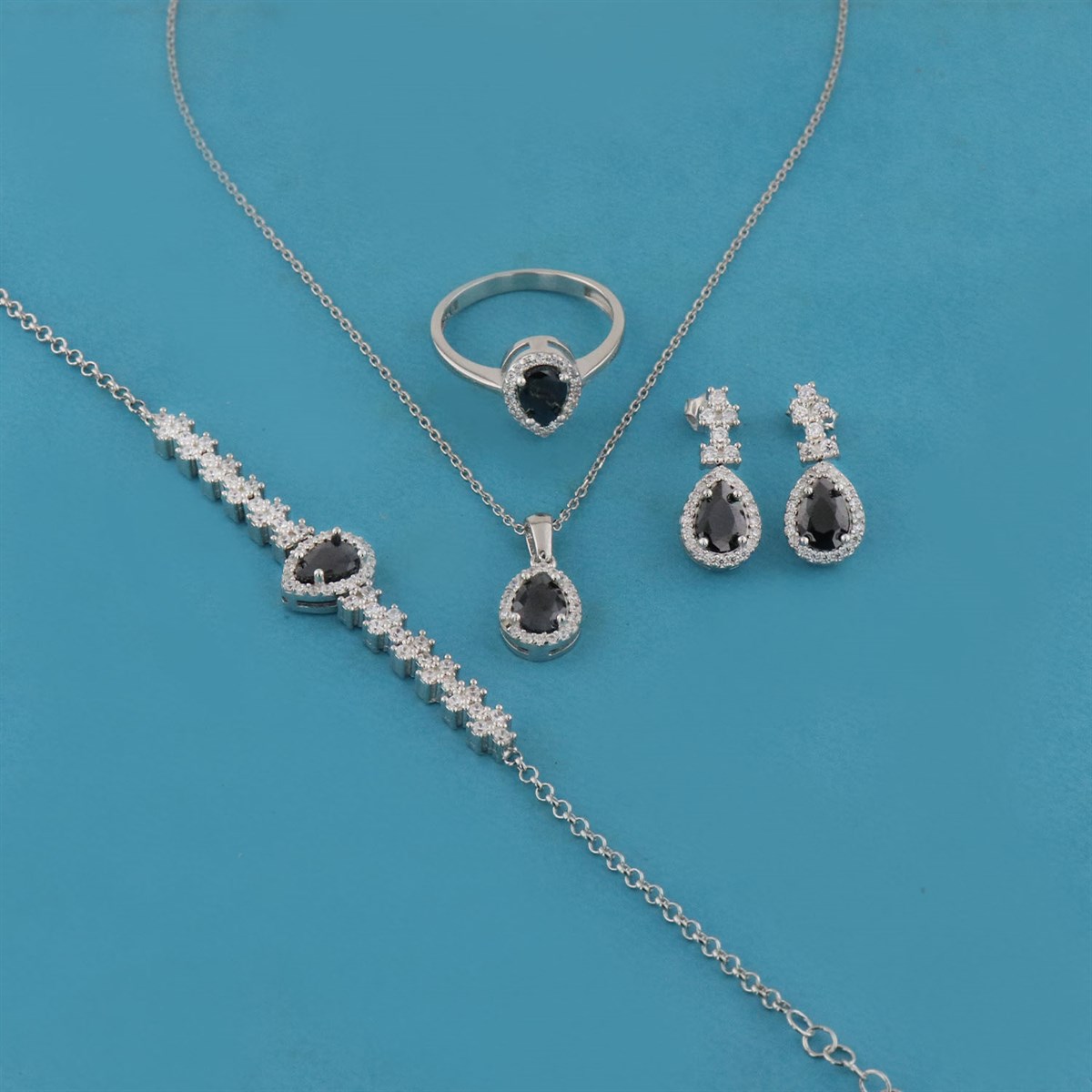 925 Ayar Gümüş Siyah Taşlı Damla Desen Zarif Set