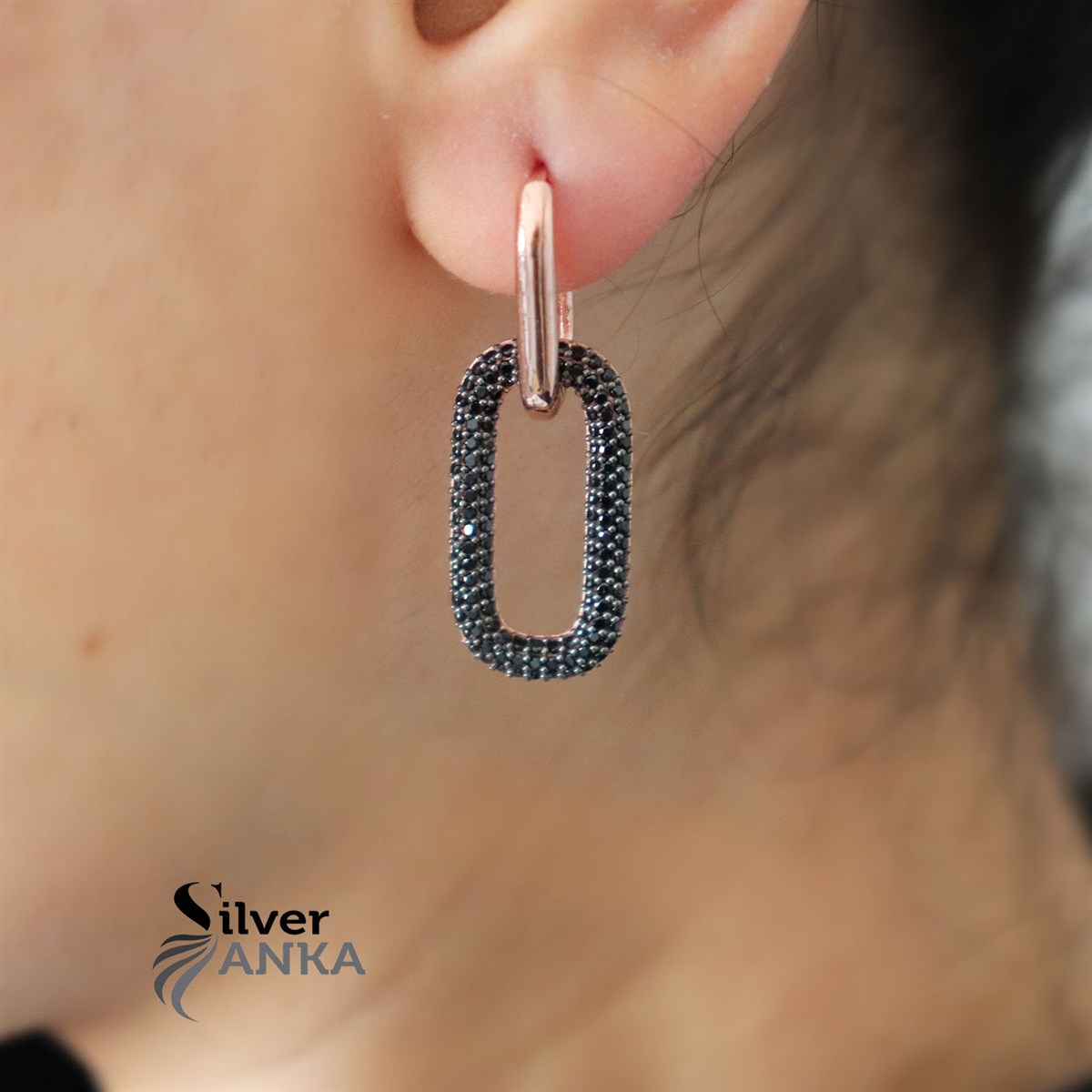 925 Ayar Gümüş Zirkon Siyah Taşlı Oval Küpe