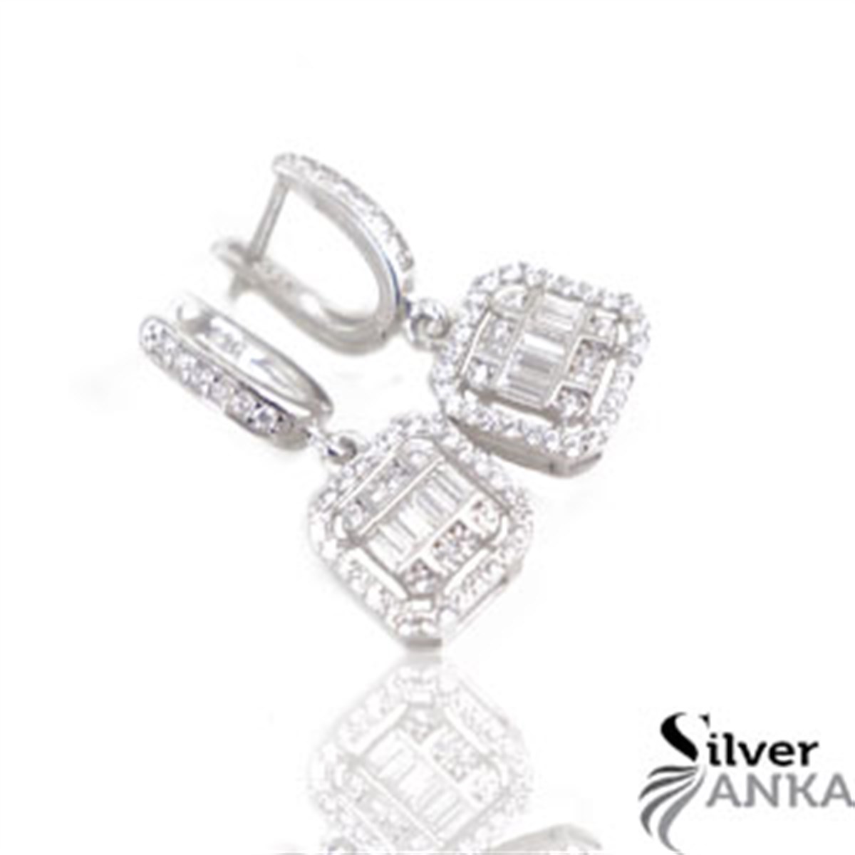 Baget beyaz taşlı küpe