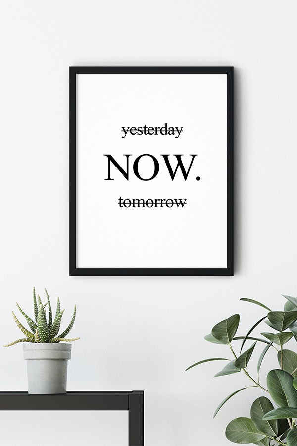 Now Motto Poster
