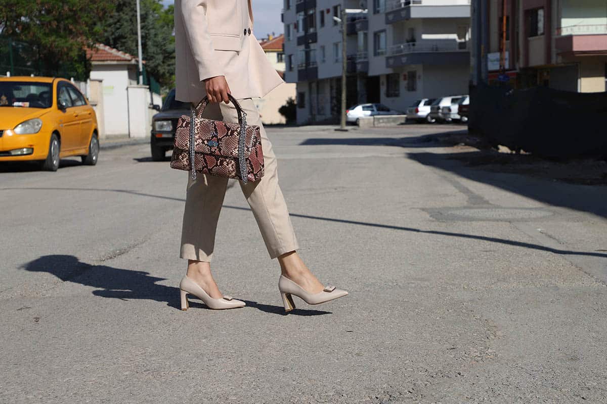 clothing-suitable-bag-choice