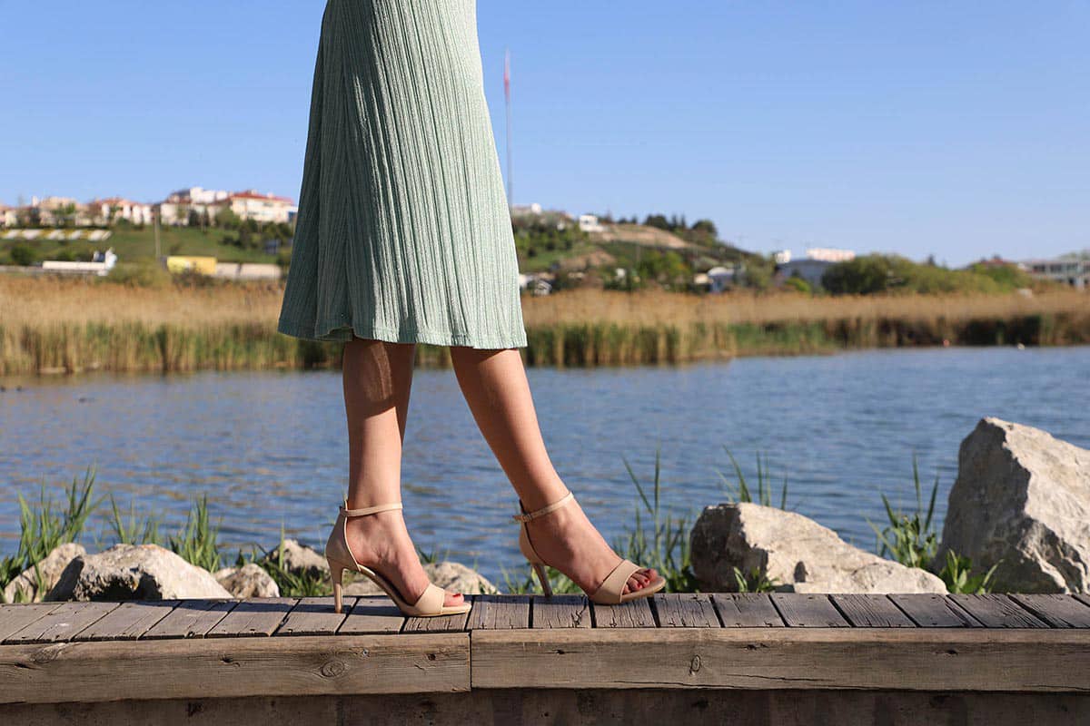 heel-shoes-putting-careful-needs