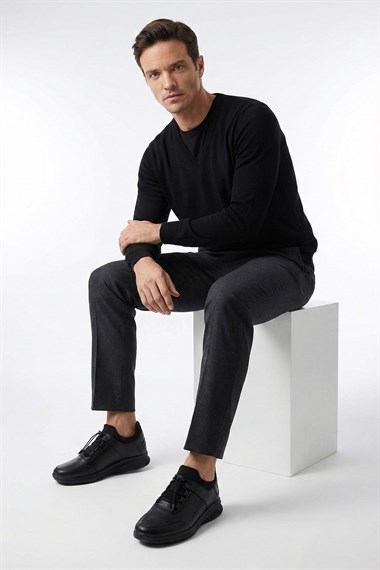 Mens Black Lace-Up Genuine Leather Comfort Sneaker